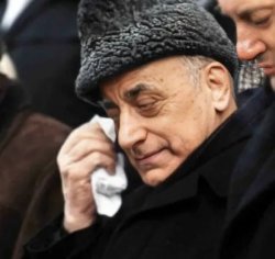 i-LIS-escu crying Meme Template