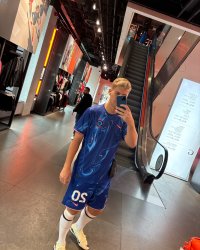 Full kit wanker Meme Template