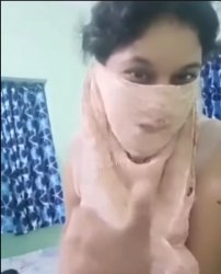 Bihari Girl Says Gaand Cheer Kr Dhaniya Uga Denge Meme Template