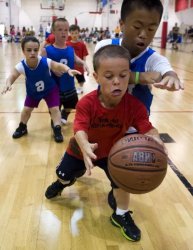basketball dwarf chalange Meme Template