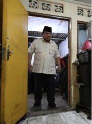 Prabowo's Pose Meme Template