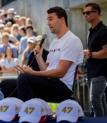 CharlieNeck Meme Template