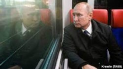 Putin looking at himself Meme Template
