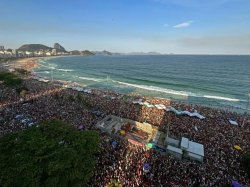Manifestação Copacabana 2025-09-21 Meme Template