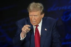 trump eatiing the dogs Meme Template
