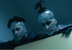 Tanzneid aliens peeking Meme Template