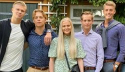 white rich family Meme Template