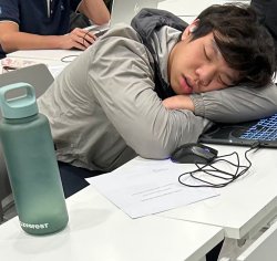 Sybau Hugo Meme Template