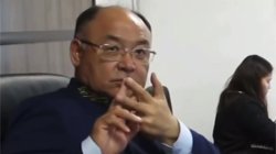Kazakh judge gesture Meme Template
