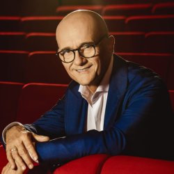 Alfonso Signorini Meme Template