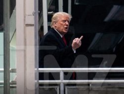 trump finger Meme Template