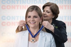 Pilar Medalla Laura Meme Template