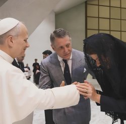 Lapo dal Papa Meme Template