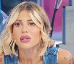 Lucia uomini e donne Meme Template