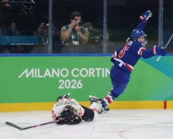 US women hockey gold Meme Template