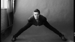willem dafoe pose Meme Template