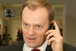 donald tusk phone Meme Template