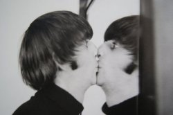 Ringo Starr kissing mirror Meme Template