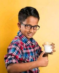 Jaldi jaldi Dudh pi leta hu Meme Template