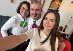 2 girls one cup Meme Template