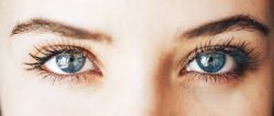 Pretty eyes Meme Template