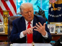 Donald Trump counting on his fingers Meme Template