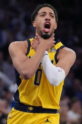 Tyrese Haliburton choke Meme Template