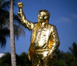 Trump golden statue monument Meme Template