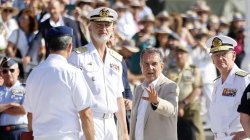Felipe VI of Spain with Alcalde Pavero Meme Template