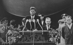 Kennedy Ich bin Ein Berliner Meme Template