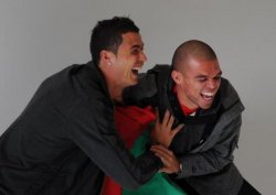 Pepe e Ronaldo Laugh Meme Template