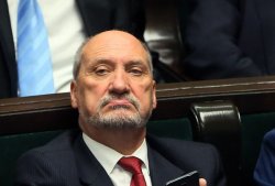 macierewicz challenge Meme Template
