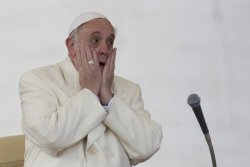 Papa Francisco Meme Template