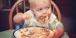Baby eating spagetti Meme Template