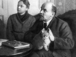 Lenin cat ears oidos gato Meme Template