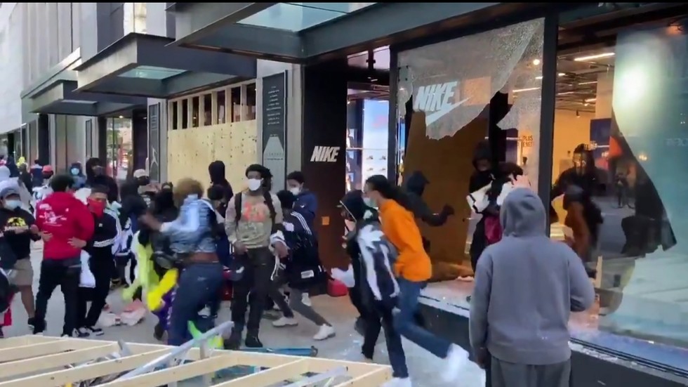 Nike Chicago Looters Blank Meme Template