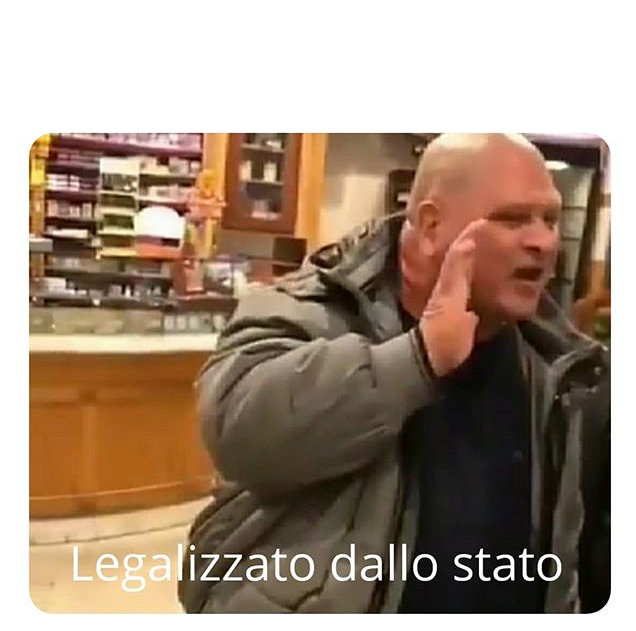Legalizzato dallo stato Blank Meme Template