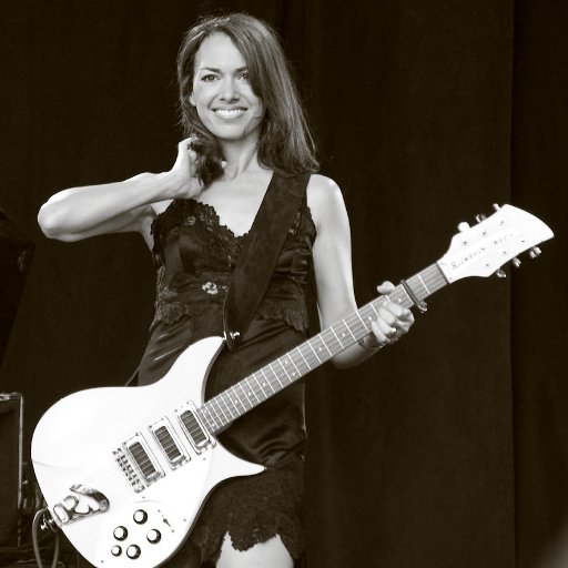 Susanna Hoffs Blank Meme Template