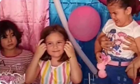 Ñina soplando la vela Blank Meme Template