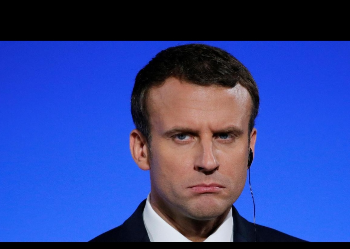 Macron boude Blank Meme Template