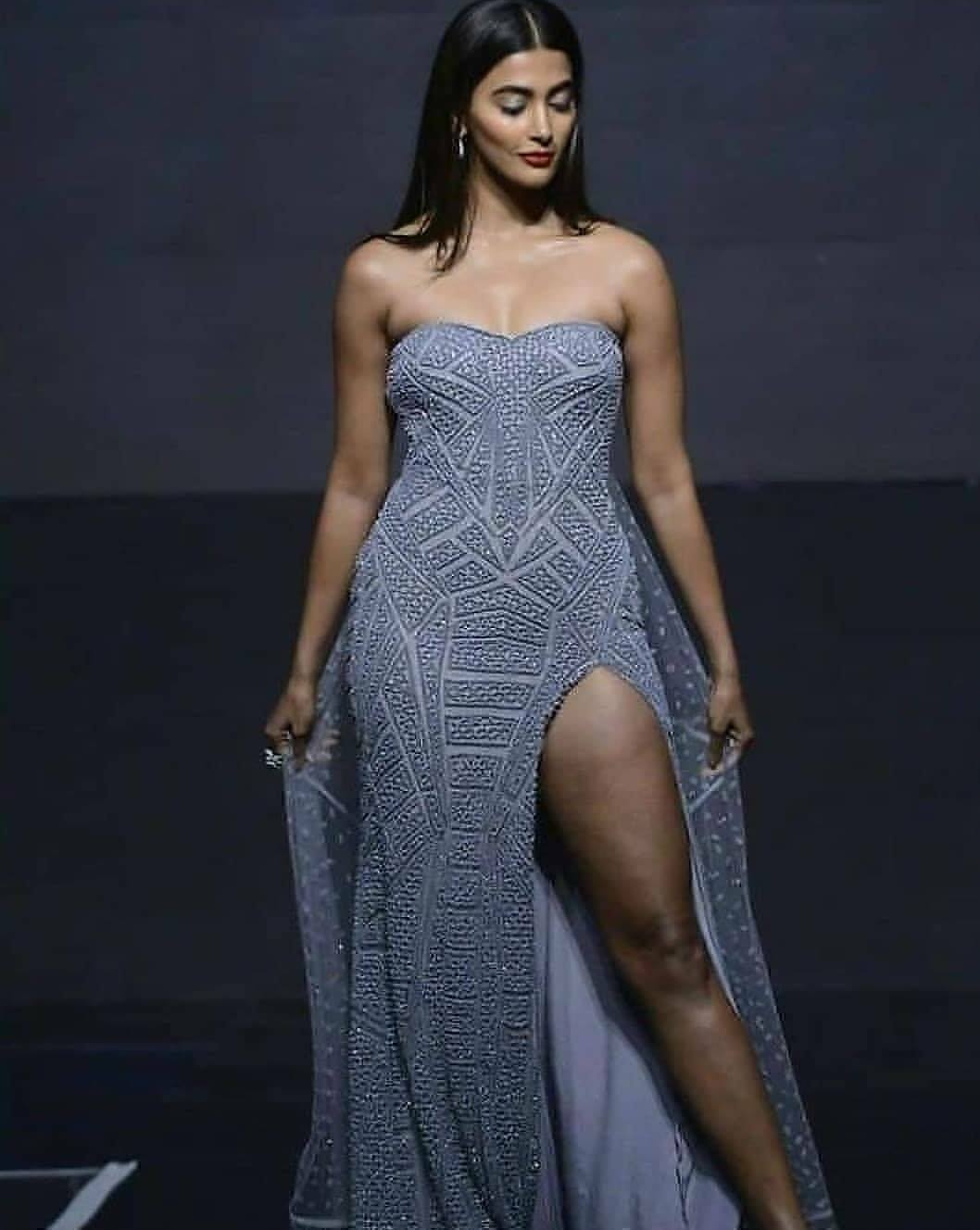 Pooja Hegde Blank Meme Template