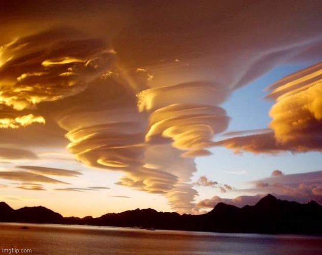 Crazy Clouds | image tagged in clouds,awesome,pic | made w/ Imgflip meme maker