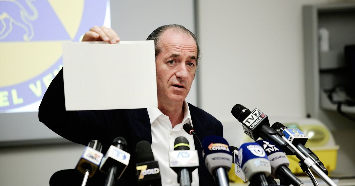 Zaia cartello Blank Meme Template