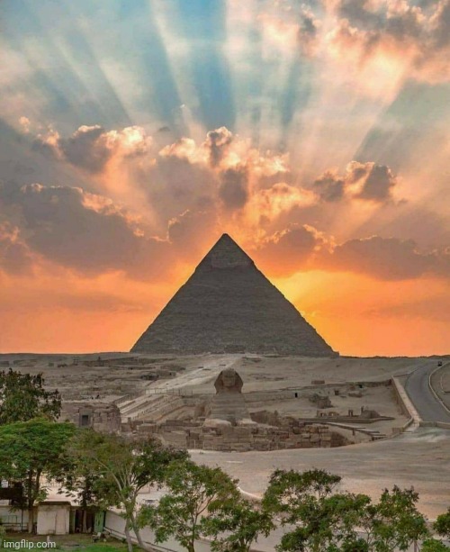Great Pyramid Glory | image tagged in pyramid,the great sphinx,egypt,awesome,pic | made w/ Imgflip meme maker