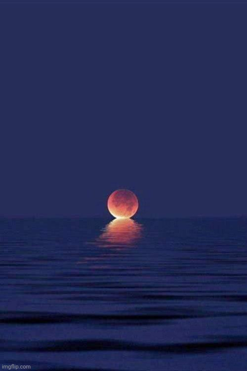 Moon Kiss | image tagged in moon,kissing,ocean,awesome,photo | made w/ Imgflip meme maker