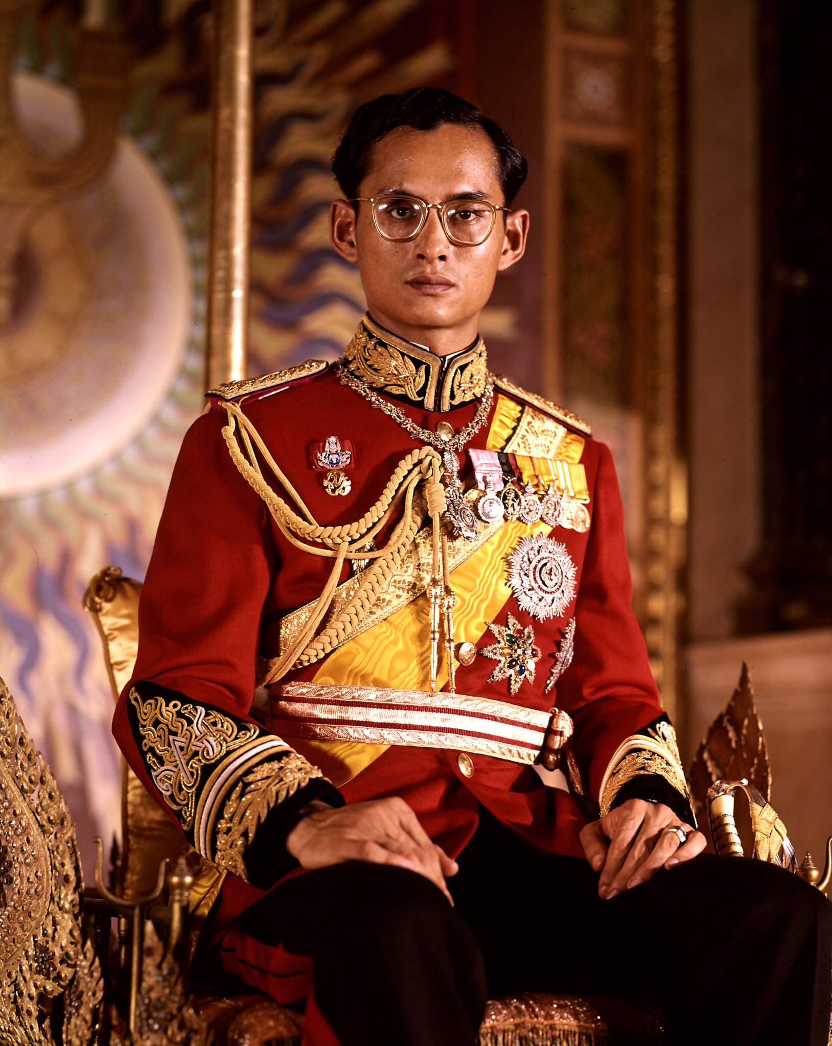 High Quality King Bhumibol Adulyadej Blank Meme Template