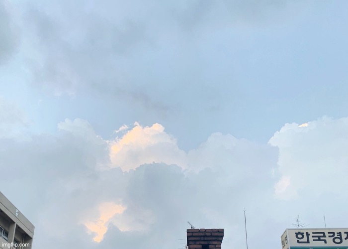 me: the sky when it was s k h | made w/ Imgflip meme maker