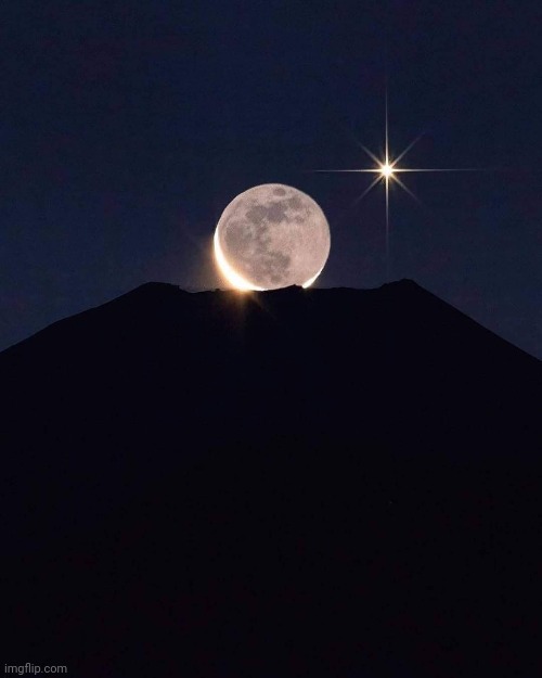 Christmas Star over Mt. Fuji, Japan | image tagged in christmas,star,2020,japan,awesome,pic | made w/ Imgflip meme maker