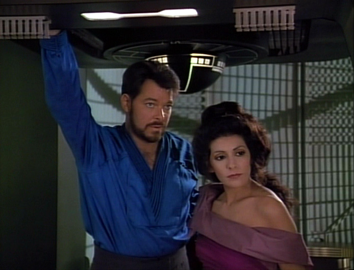 Riker and Troi Blank Meme Template