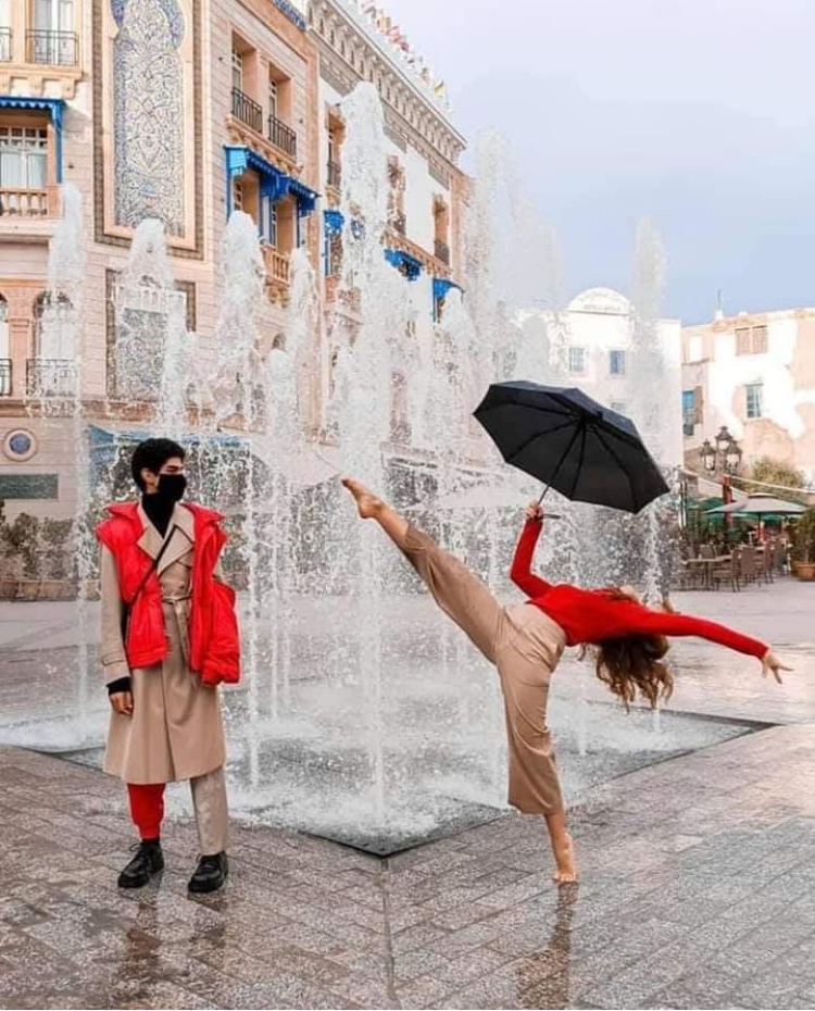 High Quality Woman dancing to a guy not giving a shit Blank Meme Template